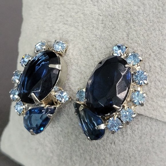 Juliana DE Blue AB Aurora Borealis Rhinestone Cabochon Clip On Earrings Vintage - Picture 2 of 8